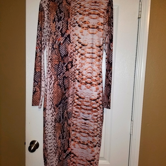 3 Lovely Dresses - Picture 8 of 8